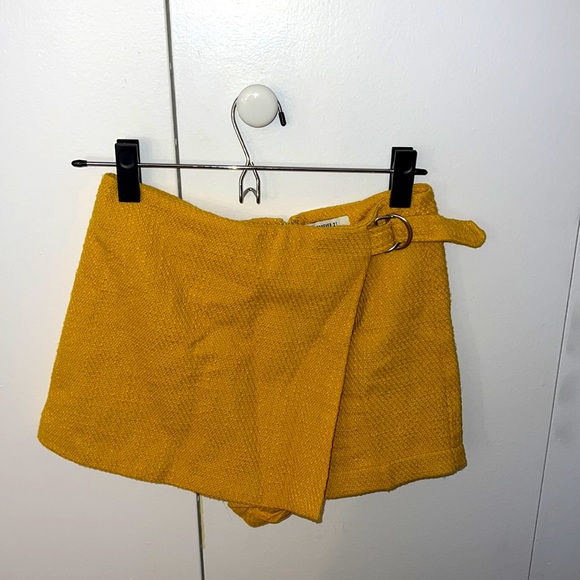 Scort - Picture 1 of 2